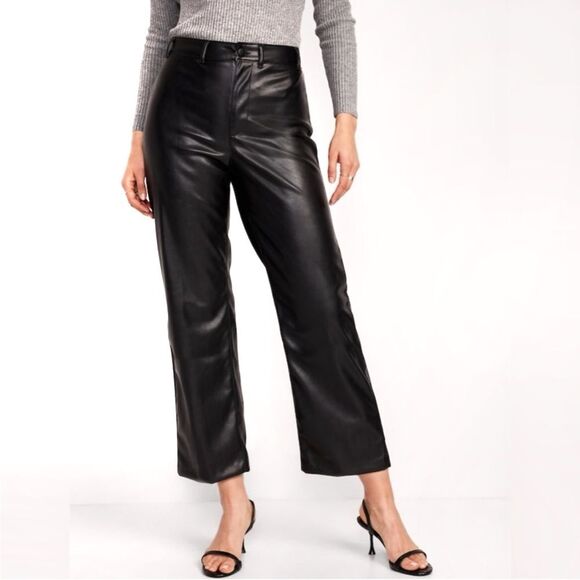 NWT Old Navy High-Waisted Faux-Leather Cropped Wide-Leg Pants in Black Size 16 - Picture 3 of 14
